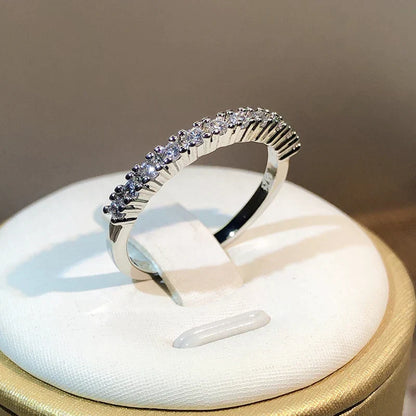 Élégante Bague en Argent avec Bijoux Zirconia Éblouissants