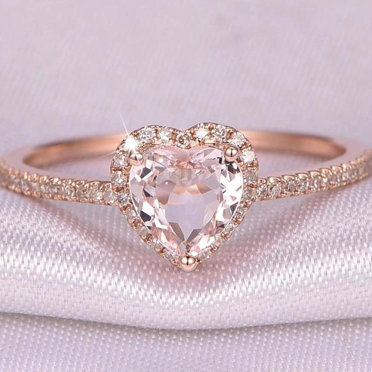 Élégante Bague en Cristal en Forme de Coeur ornée de Zircons Brillants