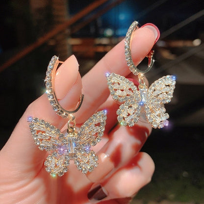 Élégantes Boucles d'Oreilles en Forme de Papillon ornées de Zircons en Or