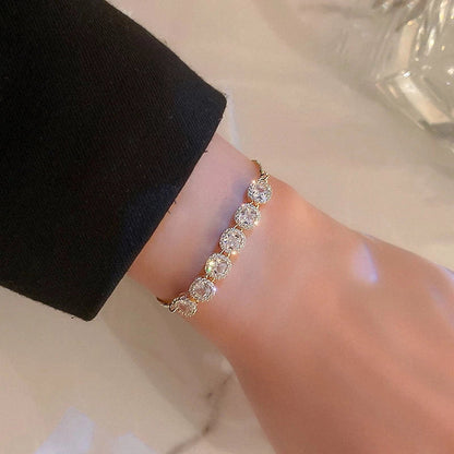 Bracelet Ajustable en Or avec Éclat de Zirconia - Luxe Assuré