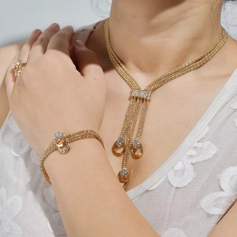 Élégant Ensemble de Collier et Bracelet en Zirconia Doré