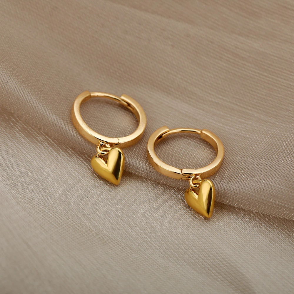 Boucles d'oreilles en Or en forme de Coeur au Design Minimaliste