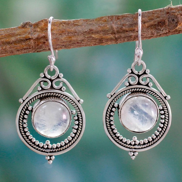 Élégantes Boucles d'Oreilles Boho avec Pierre de Lune