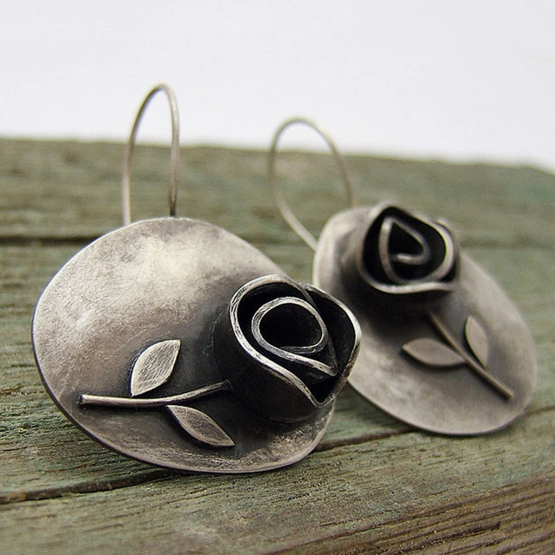 Élégantes Boucles d'Oreilles Vintage Rose