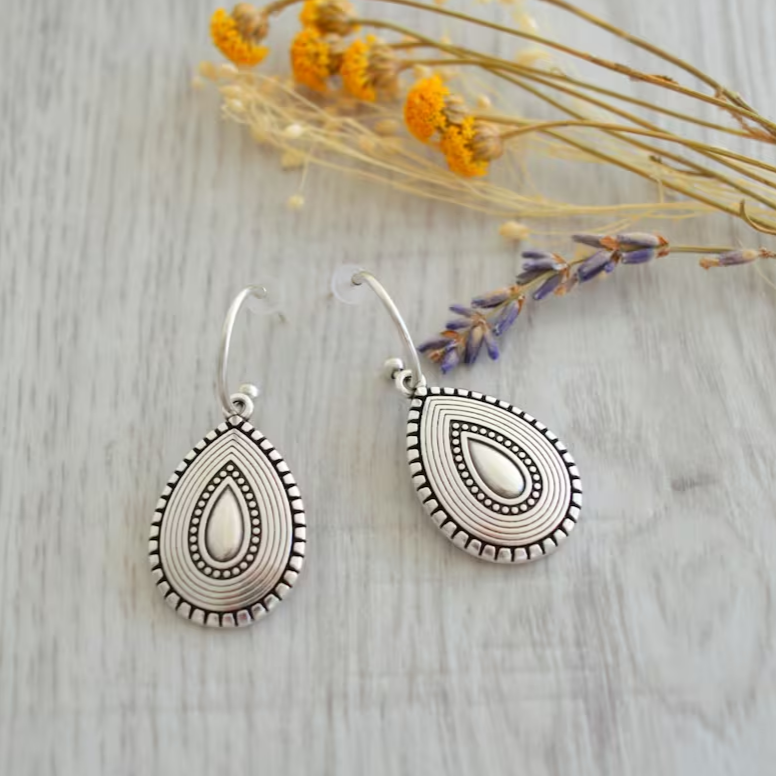 Élégantes Boucles d'Oreilles Vintage en Argent