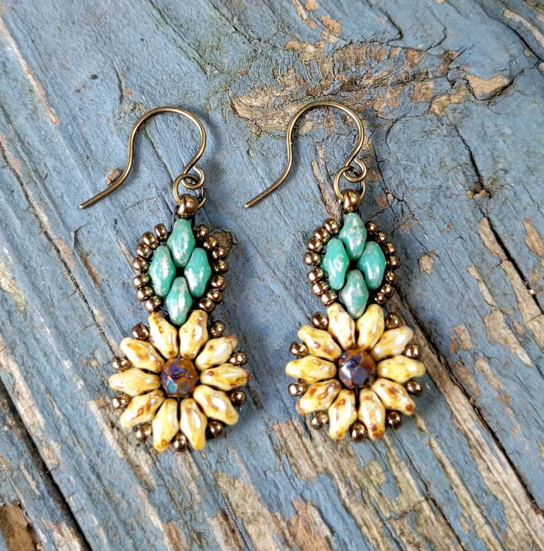 Boucles d'oreilles vintage en forme de marguerite élégante