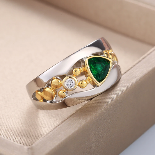 Élégante Bague Vintage en Argent avec Cristal Vert Éblouissant