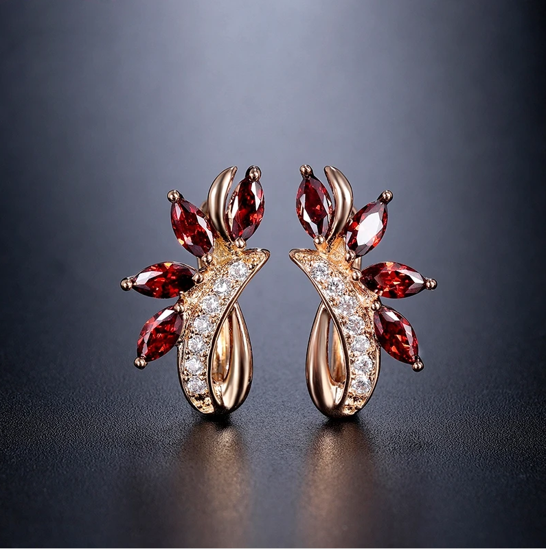 Éblouissantes boucles d'oreilles en cristal rouge ornées de strass scintillants